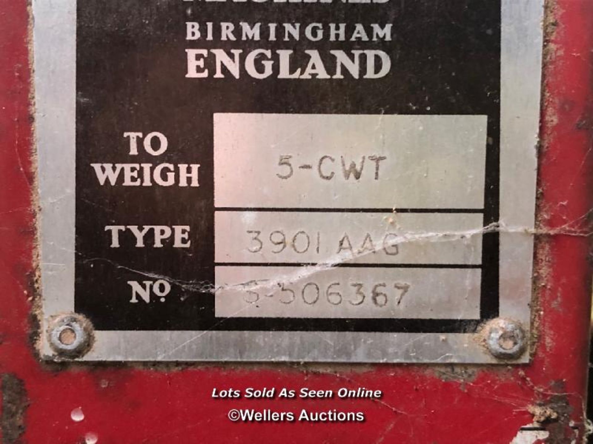 AVERY WEIGHING SCALES WITH WEIGHTS, TYPE 3901AAG. DIMENSIONS 75CM (H) / NO VAT ON HAMMER PRICE - Image 5 of 5