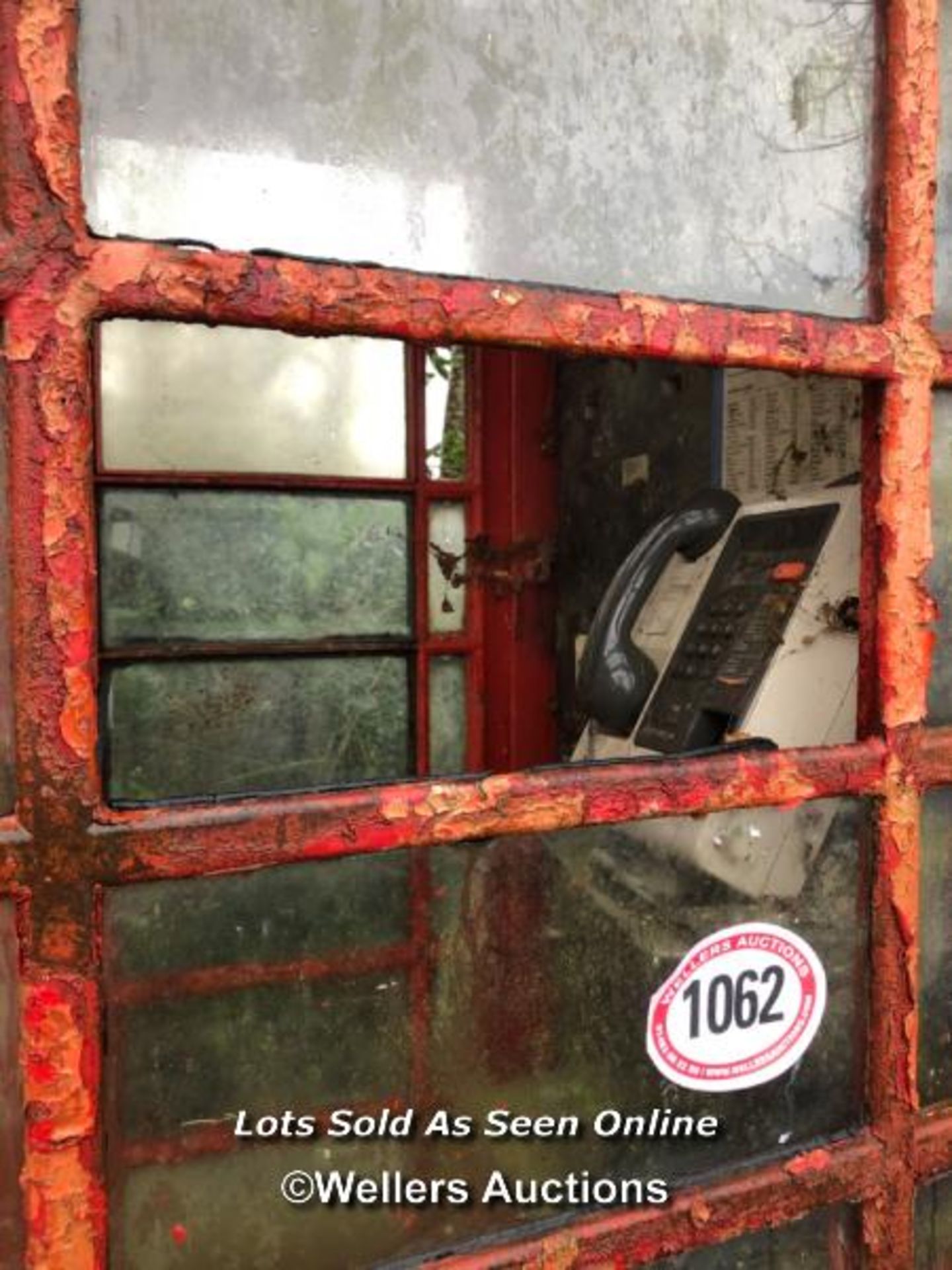 ORIGINAL BRITISH TELEPHONE BOX, 245CM (H) X 85CM (W) X 90CM (D) / NO VAT ON HAMMER PRICE - Image 7 of 8