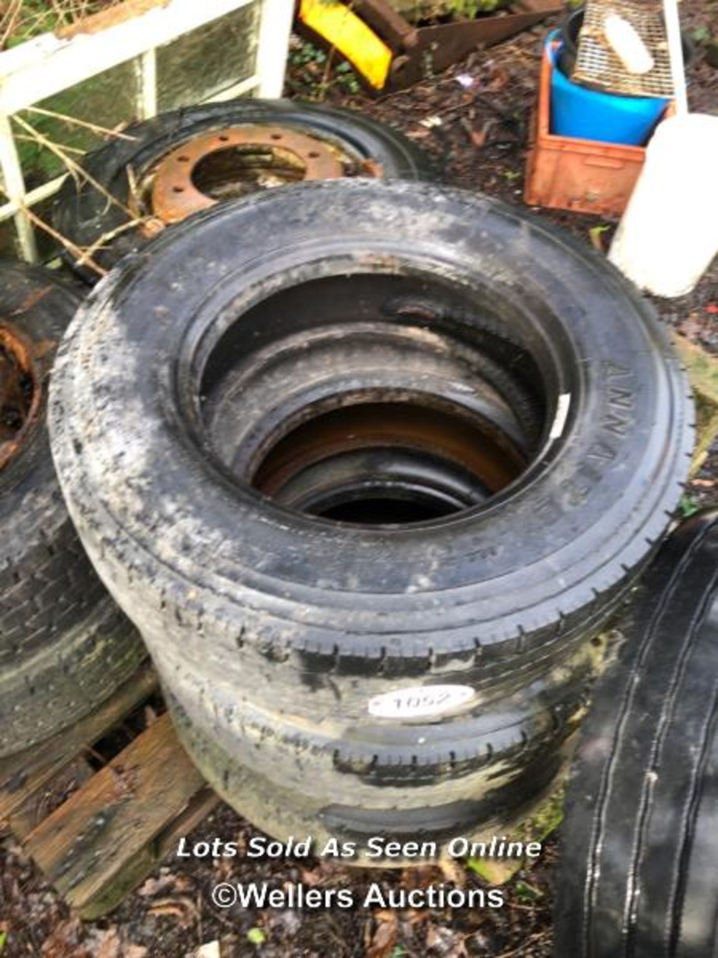 6X WHEELS AND TYRES 24570X17.5 AND 3X TYRES / NO VAT ON HAMMER PRICE