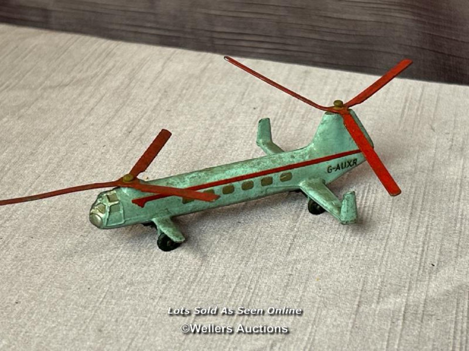 SELECTION OF DINKY DIE CAST PLANES AND A HELICOPTER - Image 12 of 14