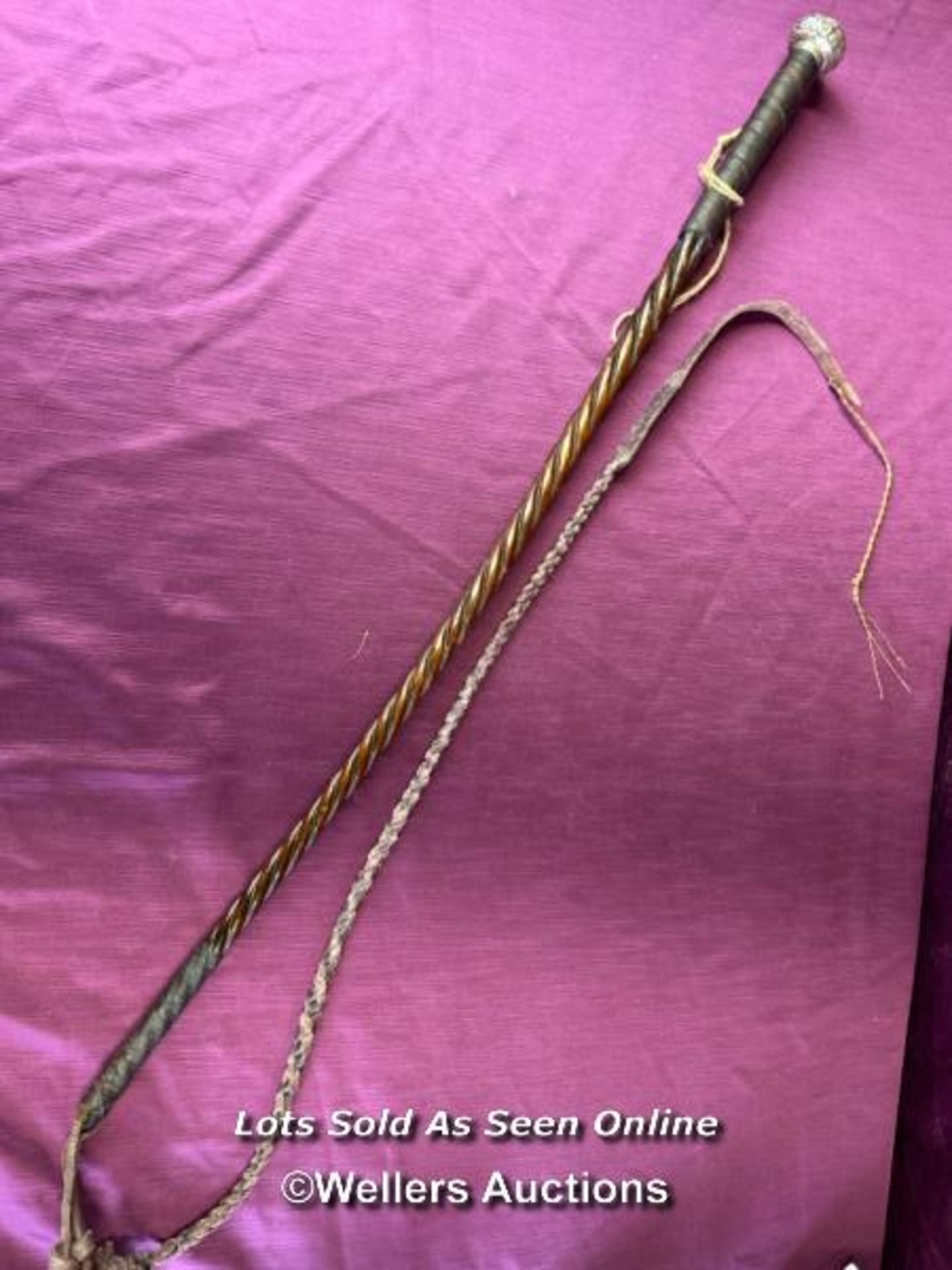 HALLMARKED SILVER TOPPED RIDING CROP, TOTAL LENGTH 191CM