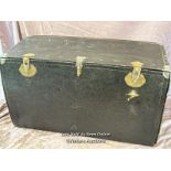 CIRCA 1910 CLASSIC CAR TRUNK COMPLETE WITH KEY, 104 X 46 X 60CM