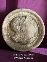 CARVED WOOD PLAQUE, DIAMETER 26.5CM