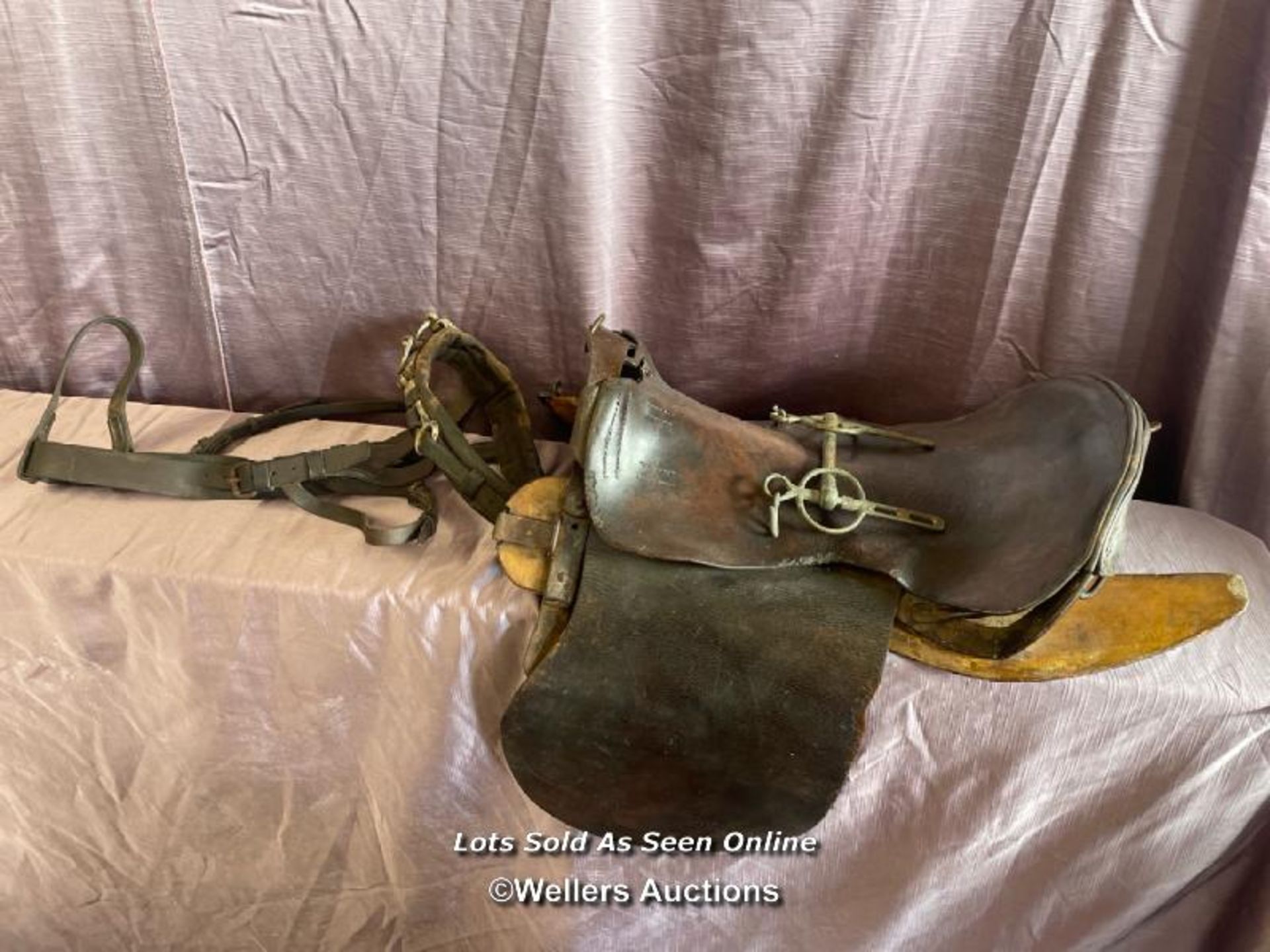 CIRCA 1900, BOER WAR PERIOD MILITARY SADDLE WITH ASSOCIATED HORSE BIT AND HARNESS