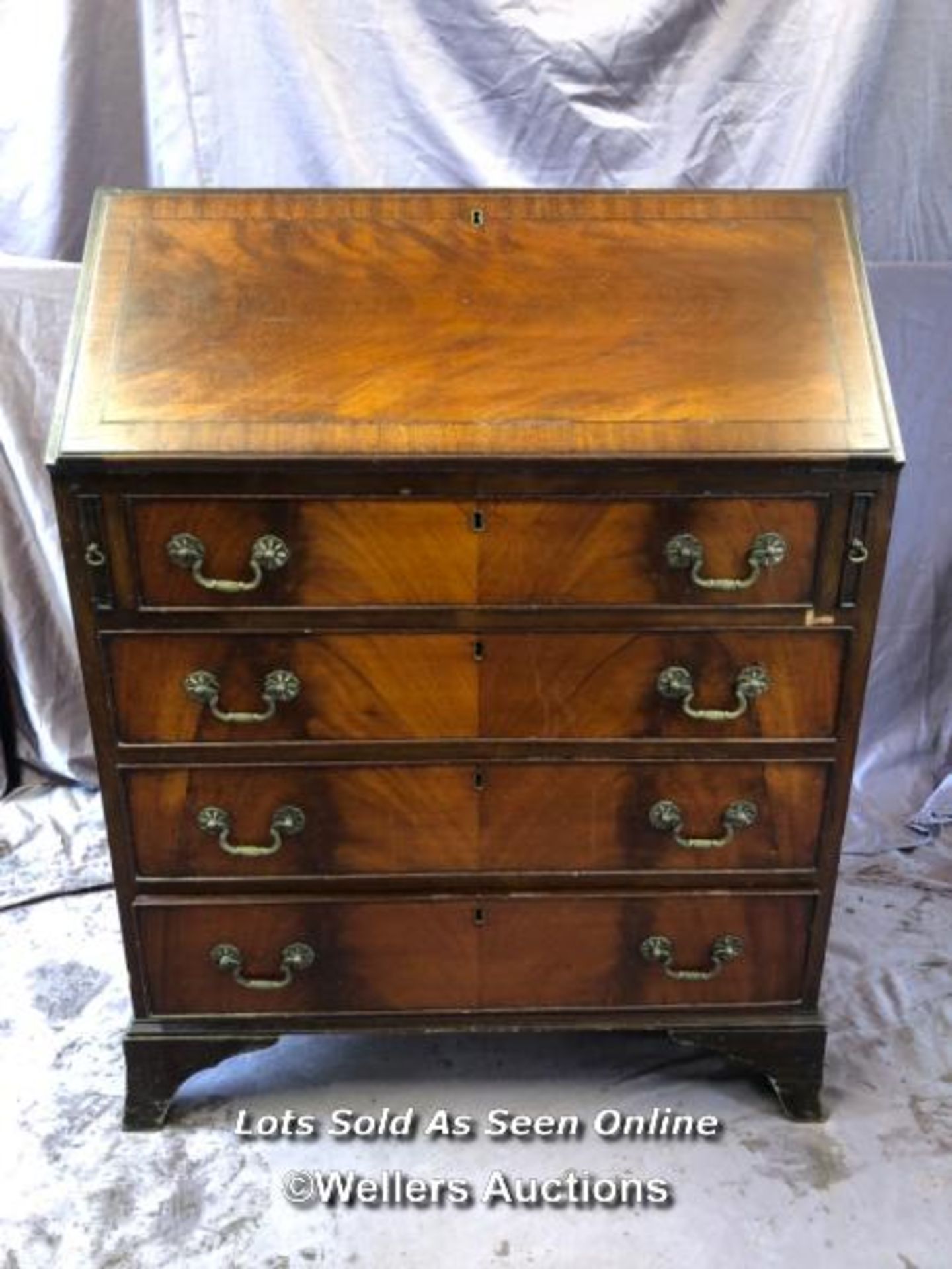 19TH CENTURY FLAMED MAHOGANY BUREAU WITH FOUR DRAWERS ON SPLAYED FEET, 76 X 47 X 100CM