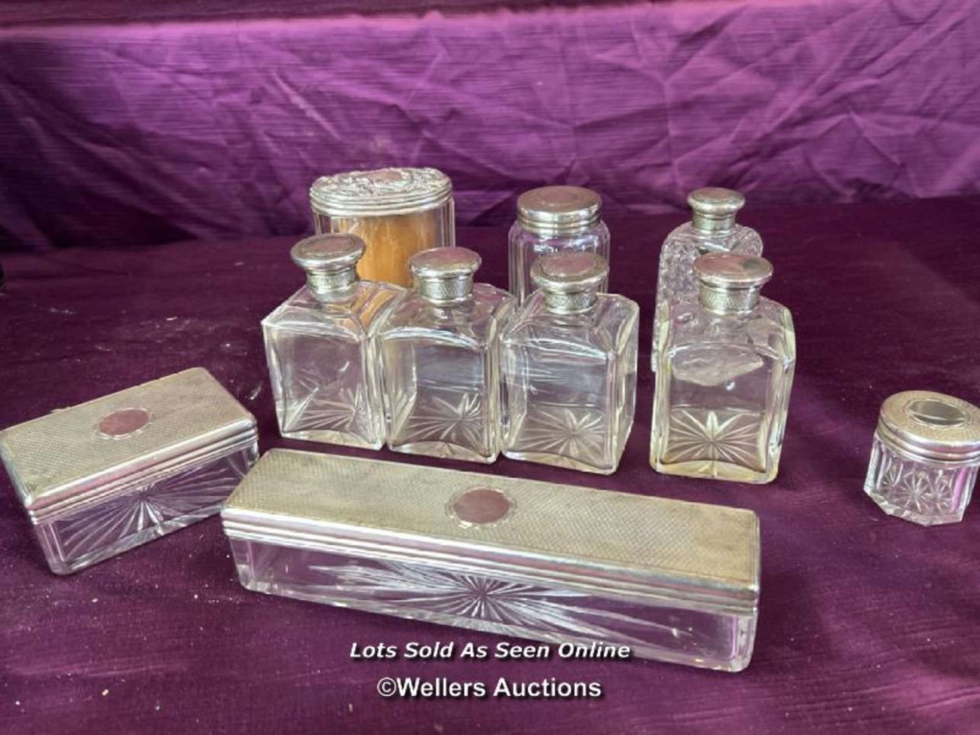 EARLY 19TH CENTURY GENTLEMAN'S VANITY BOX CONTAINING STERLING SILVER AND GLASS CONTAINERS (ONE - Image 4 of 10