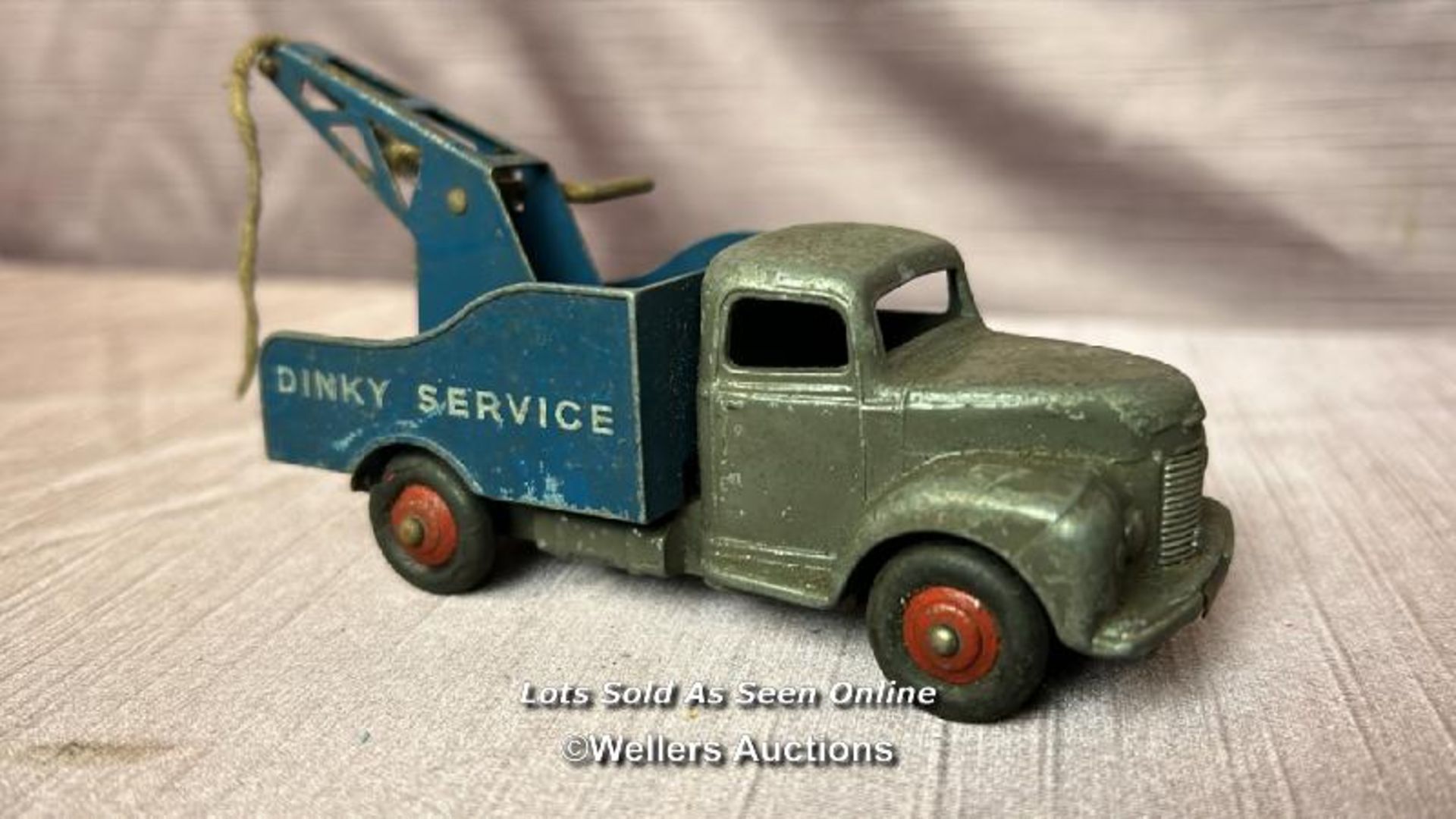 TWO DINKY COMMER BREAKDOWN TRUCKS - Image 2 of 7