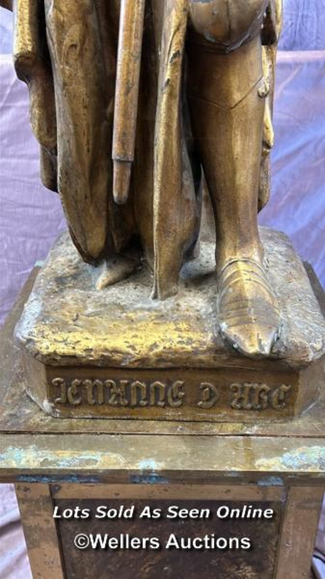19TH CENTURY CAST BRONZE STUDY OF THE MAID OF ORLEANS 'JOAN OF ARC', BASE 32 X 32 X HEIGHT 167CM, ON - Bild 6 aus 10