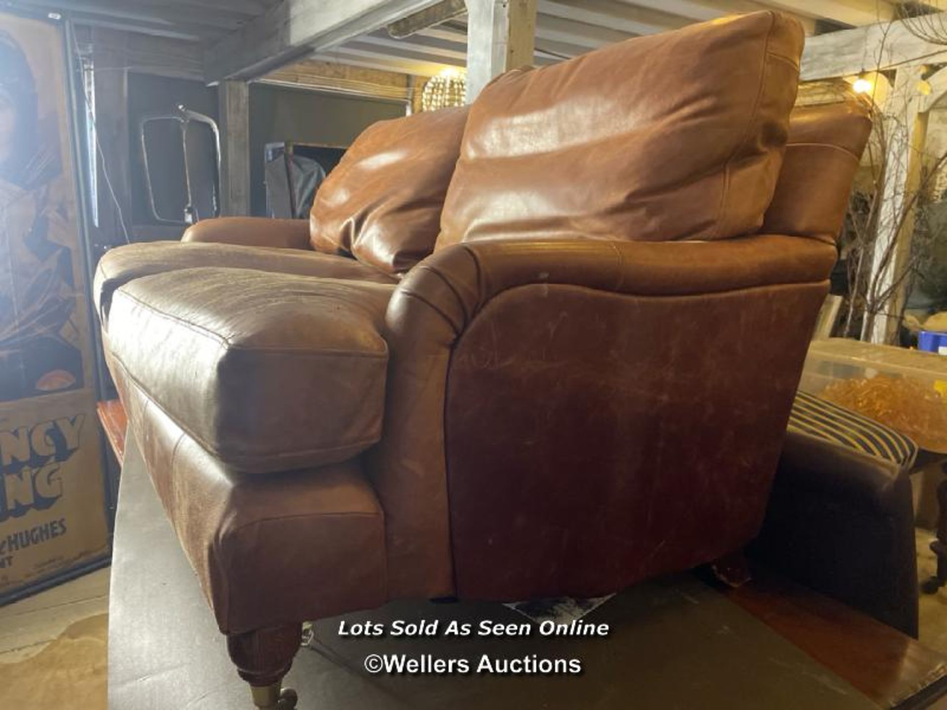 MODERN SOFA IN LEATHER HIDE, IN THE HOWARD DESIGN, NICELY LIVED IN WITH GENERAL WEAR AND TEAR - Image 4 of 5
