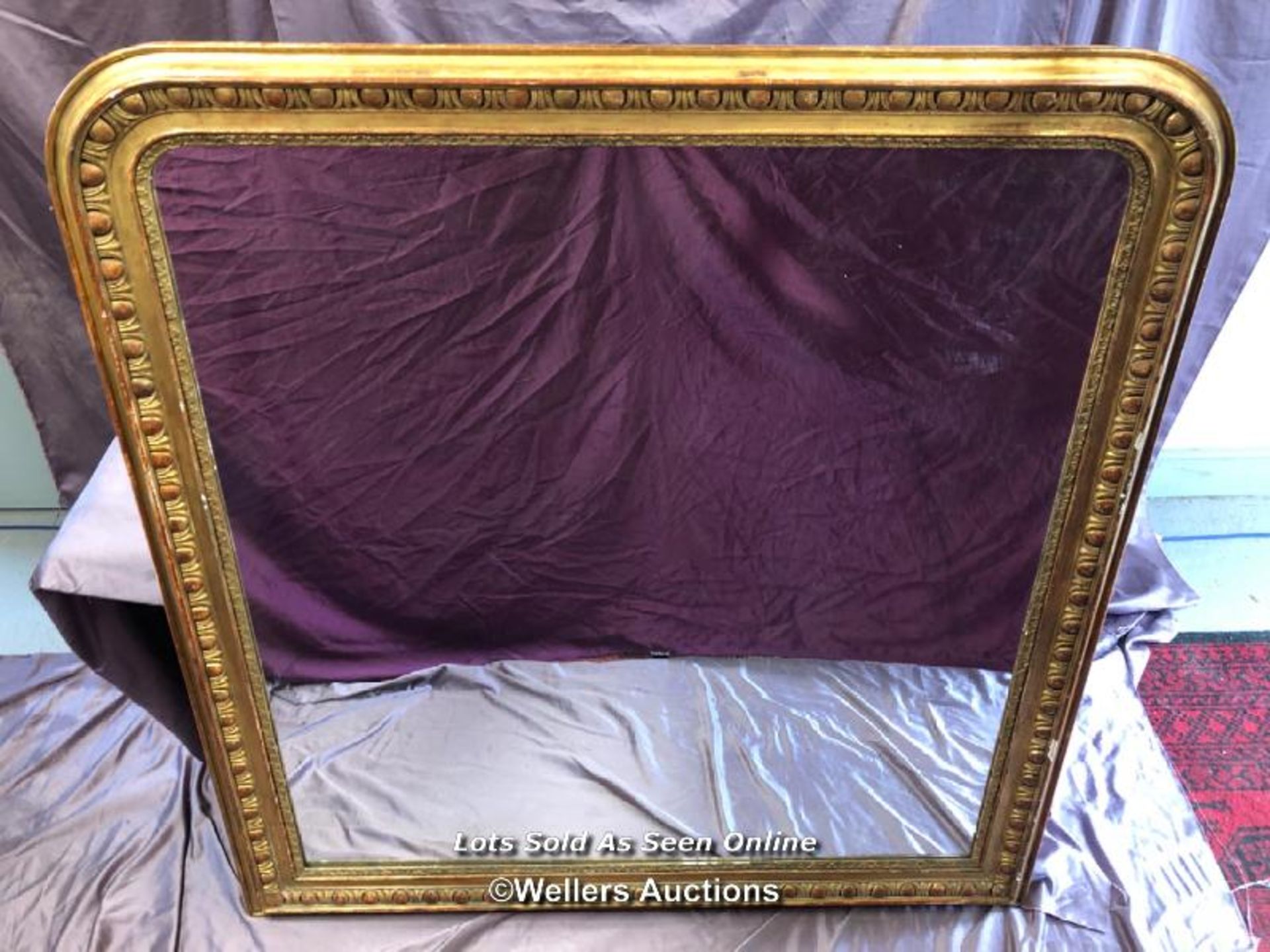 EARLY 19TH CENTURY LARGE MIRROR WITH DECORATIVE GILT FRAME, 139 X 146CM