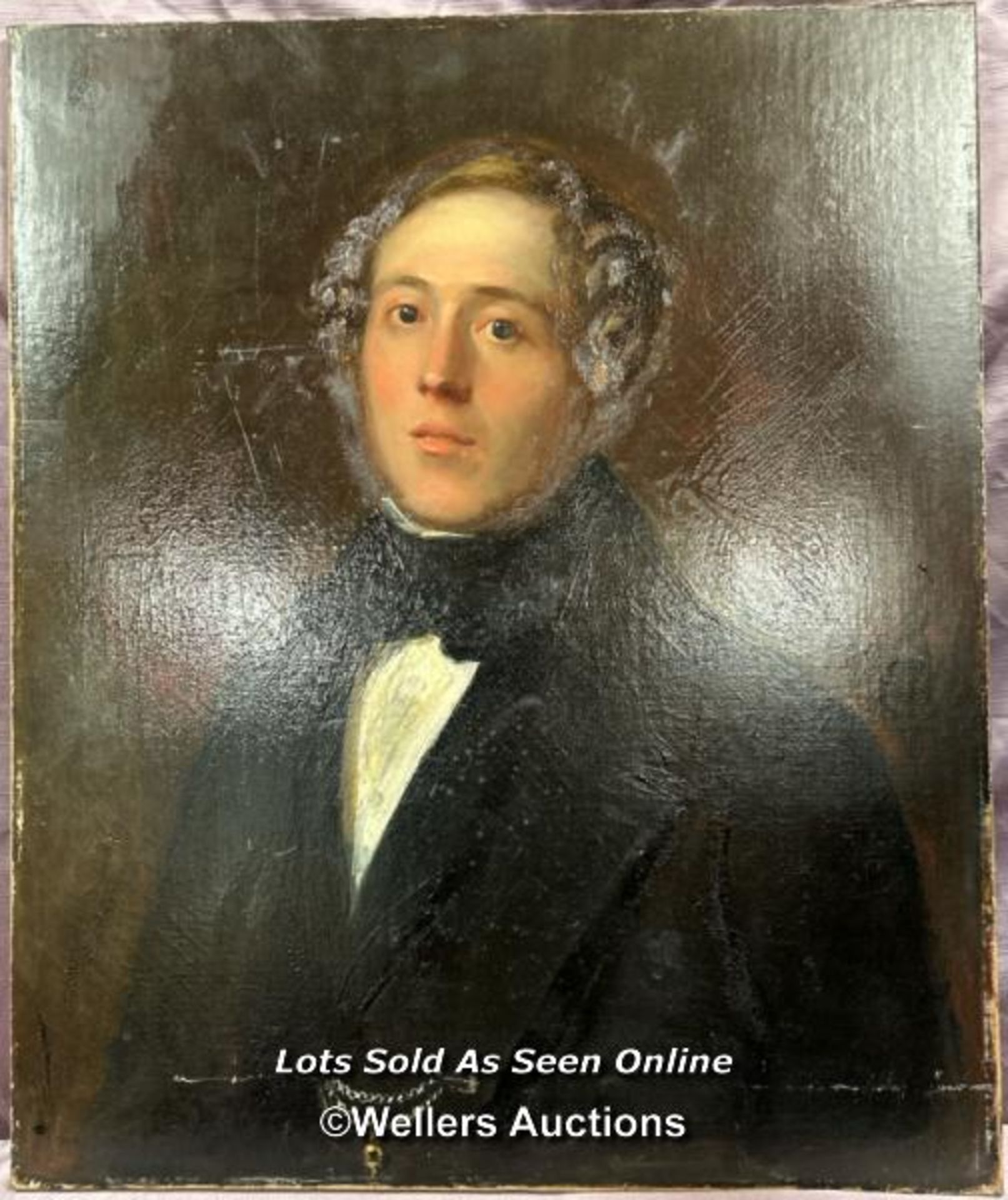 OIL ON CANVAS DEPICTING AN EARLY 19TH CENTURY GENTLEMAN, 76 X 64CM