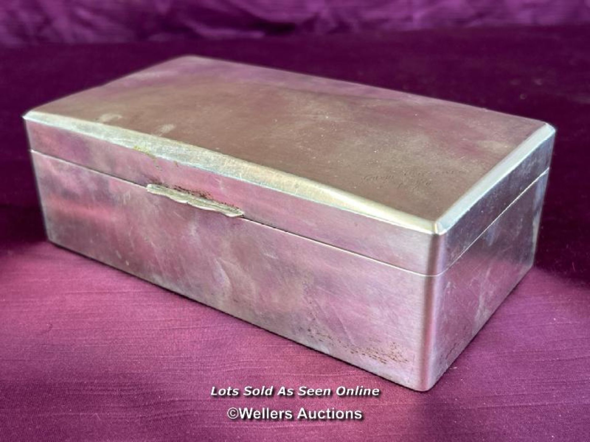 WHITE METAL AND WOODEN TRINKET BOX WITH INSCRIPTION 'FROM QUEENIE TO JO', DATED 13/04/48, 16.5 X 9 X
