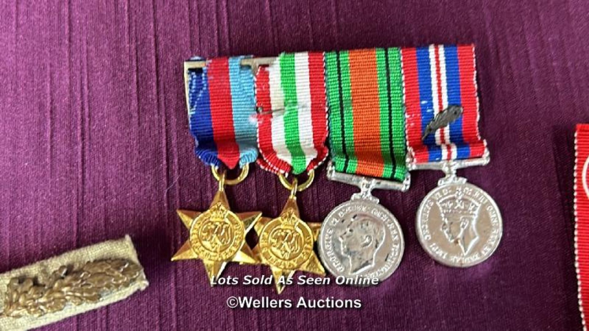 ASSORTED MILITARIA INCLUDING MEDALS, BUTTONS AND BADGES - Image 5 of 9