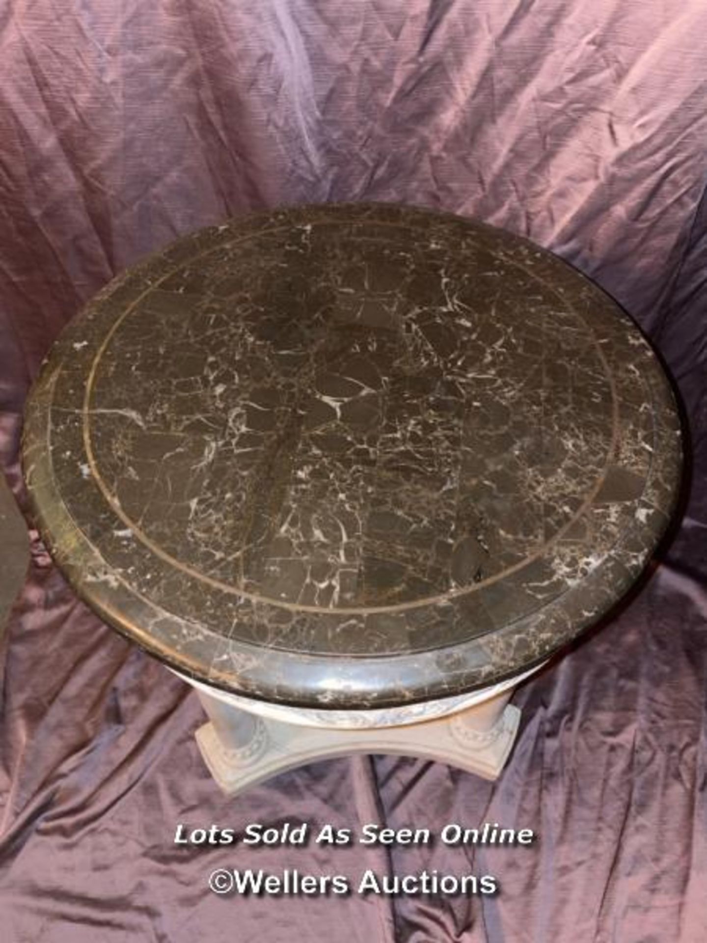 20TH CENTURY DISTRESSED PAINTED ITALIAN OCCASIONAL TABLE WITH MARBLE TOP, ON TRI-FORM COLUMN BASE, - Bild 2 aus 4