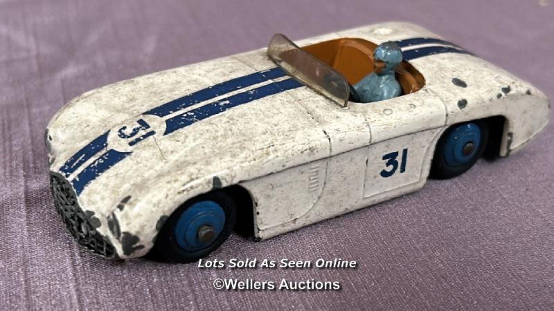 THREE DIE CAST RACING CARS INCLUDING DINKY CUNNINGHAM C-5R N0. 133, THE CRESCENT TOY COMPANY D- - Bild 4 aus 7