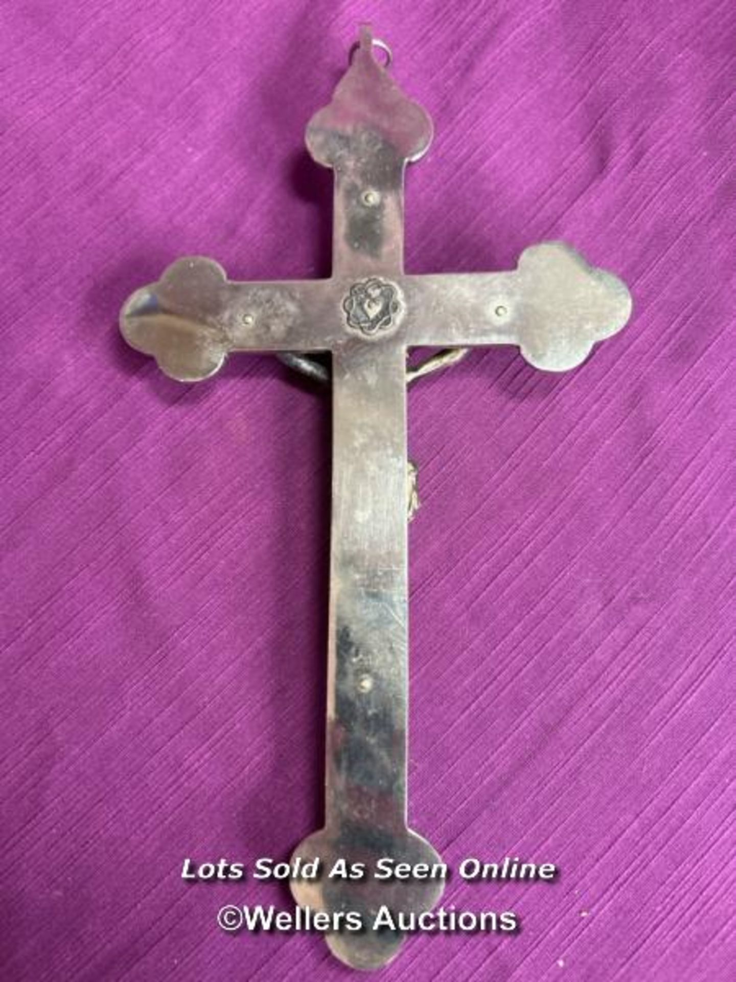 WHITE METAL AND INLAID EBONISED CRUCIFIX WITH BRASS FIGURE OF JESUS, LENGTH 23CM - Image 6 of 7
