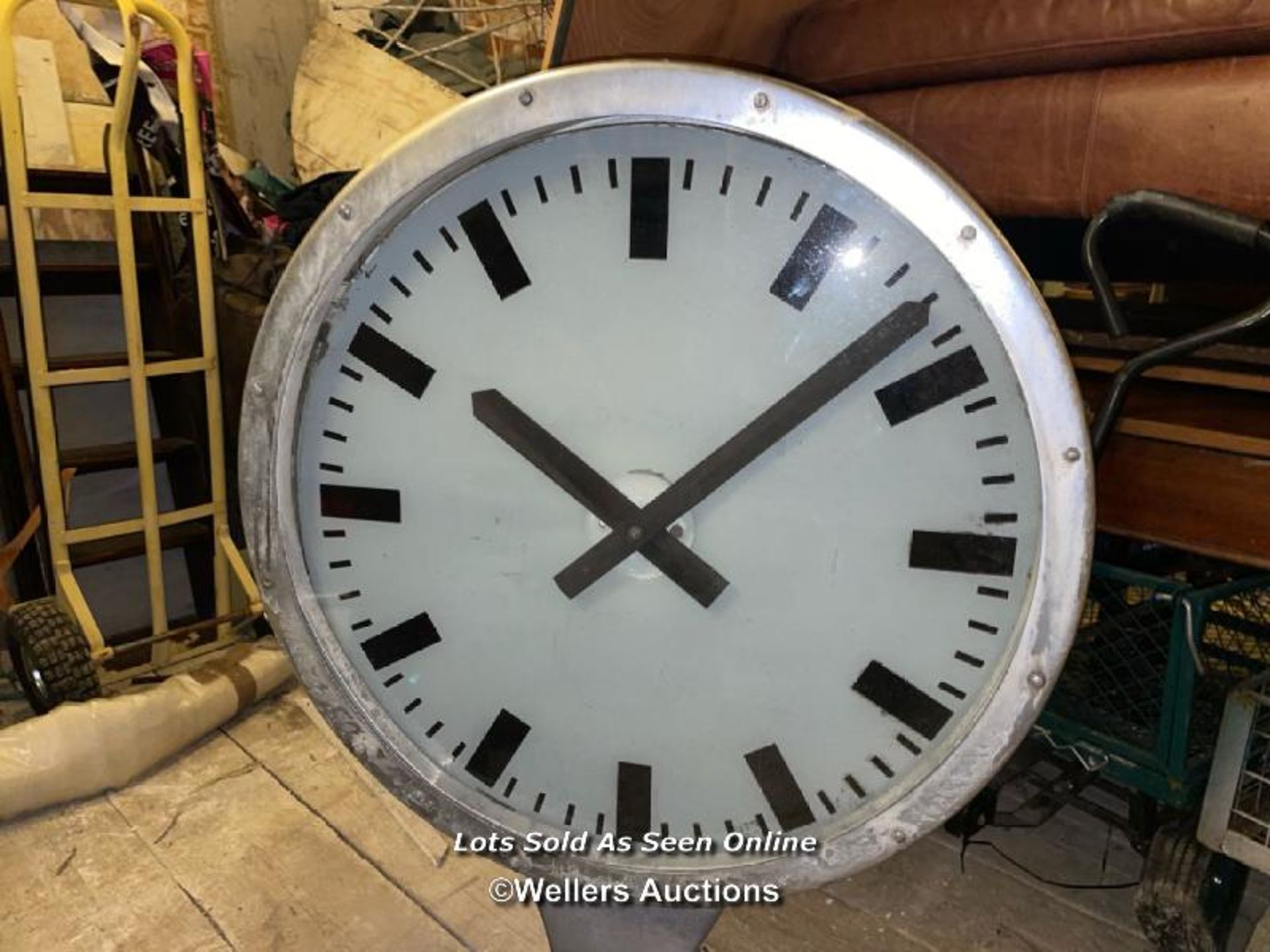 LARGE STATION CLOCK, DAMAGED REAR CLOCK FACE, 68 X 20.5 X 105CM - Image 2 of 5