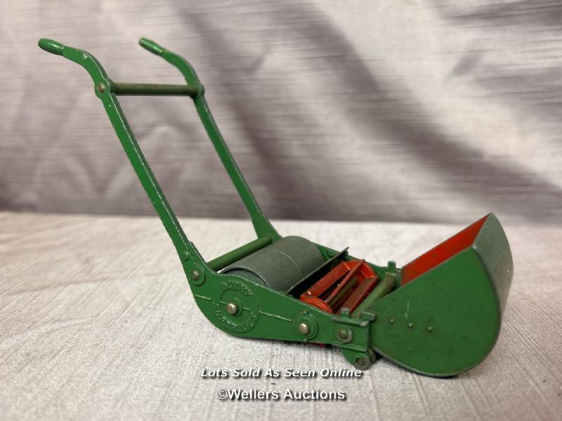 DINKY SUPERTOYS GARDEN PUSHALONG LAWN MOWER WITH ROLLER, TOGETHER WITH A DINKY DIE CAST - Image 9 of 9