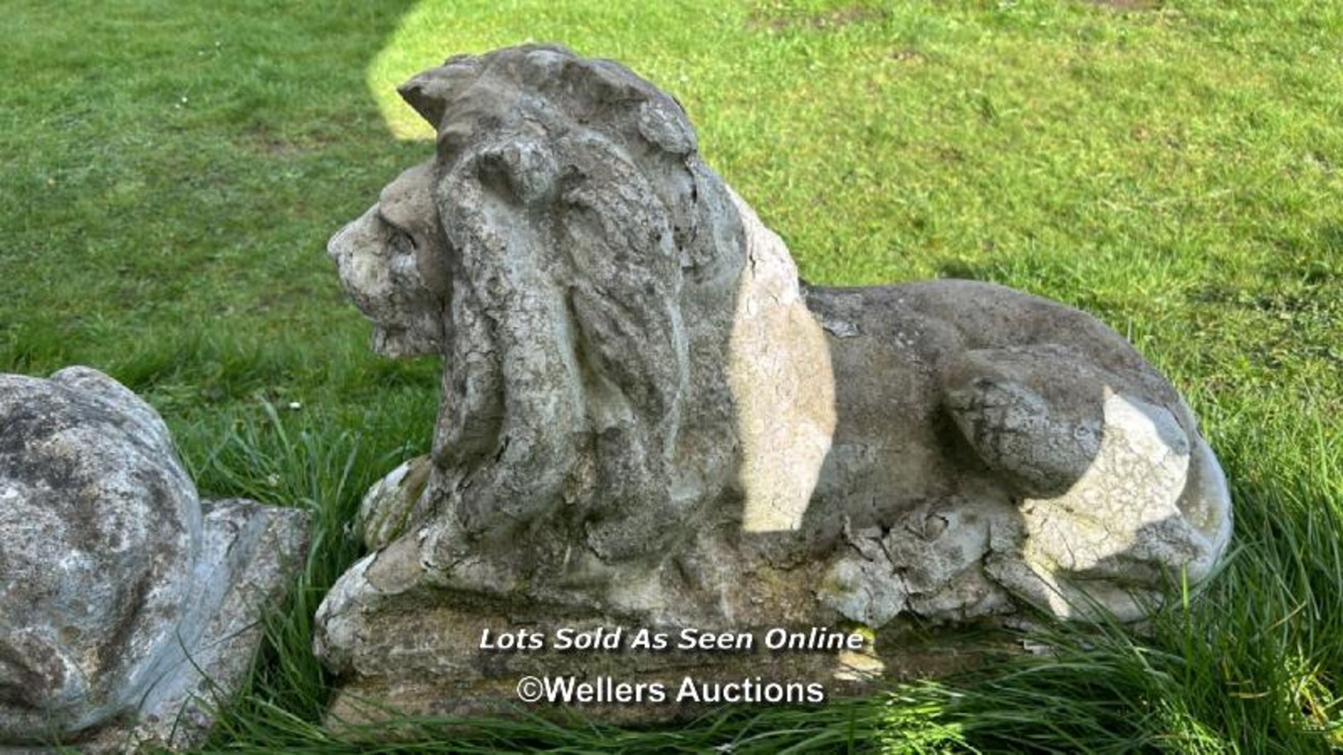 PAIR OF COMPOSITION RECUMBENT LION STATUES, WEATHERED, 70 X 30 X 50CM - Image 6 of 7