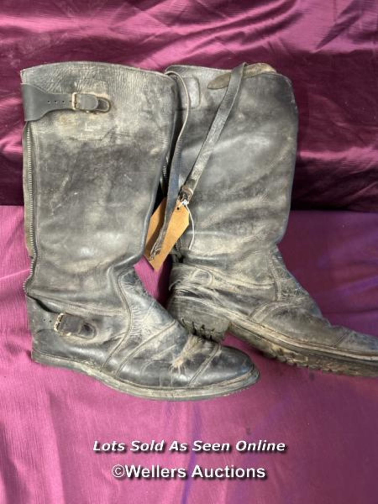 PAIR OF VINTAGE LEWIS LEATHERS BIKERS BOOTS - Image 2 of 4