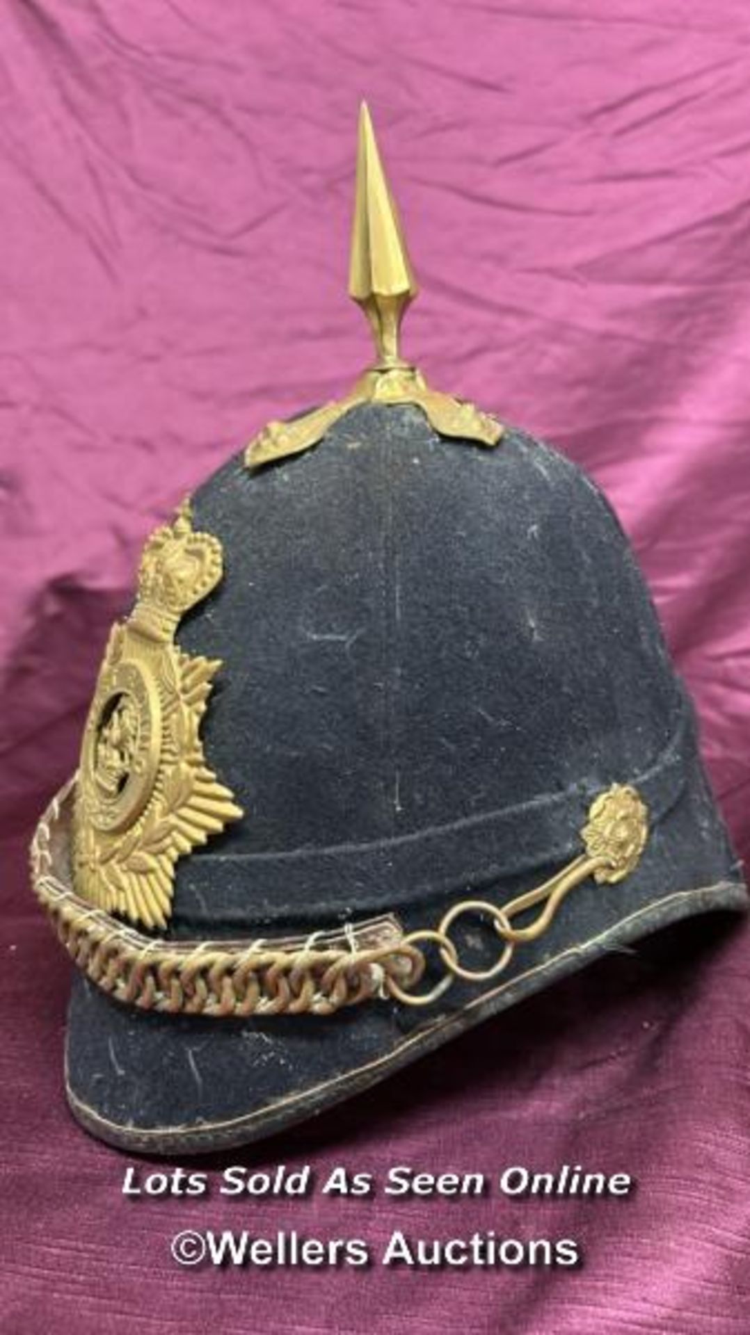 BRITISH HOME SERVICE SPIKED HELMET TO THE WEST RIDING REGIMENT, APPEARS TO BE THEATRICAL - Bild 3 aus 5