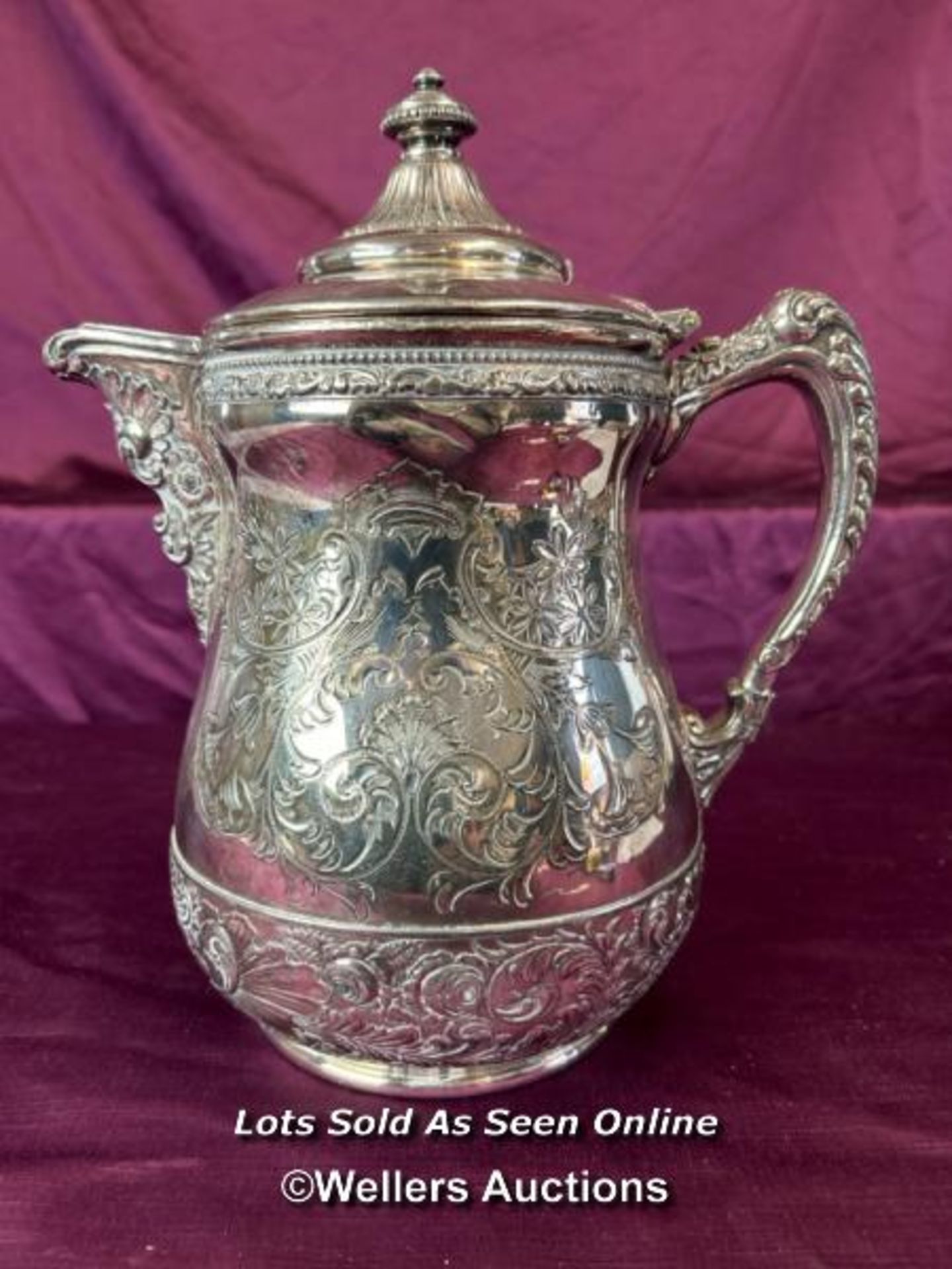 A SILVER PLATED JUG MADE BY MIDDLETOWN PLATE CO., HEIGHT 29CM - Bild 4 aus 4