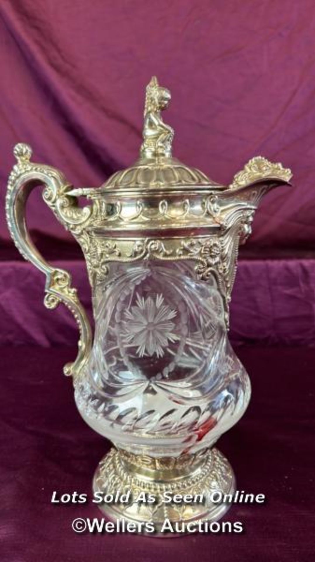 AN ITALIAN ORNATE SILVER PLATED AND CUT GLASS CLARET JUG, MADE BY TOP?ZIO CASOUINNA, HEIGHT 34CM - Image 3 of 7