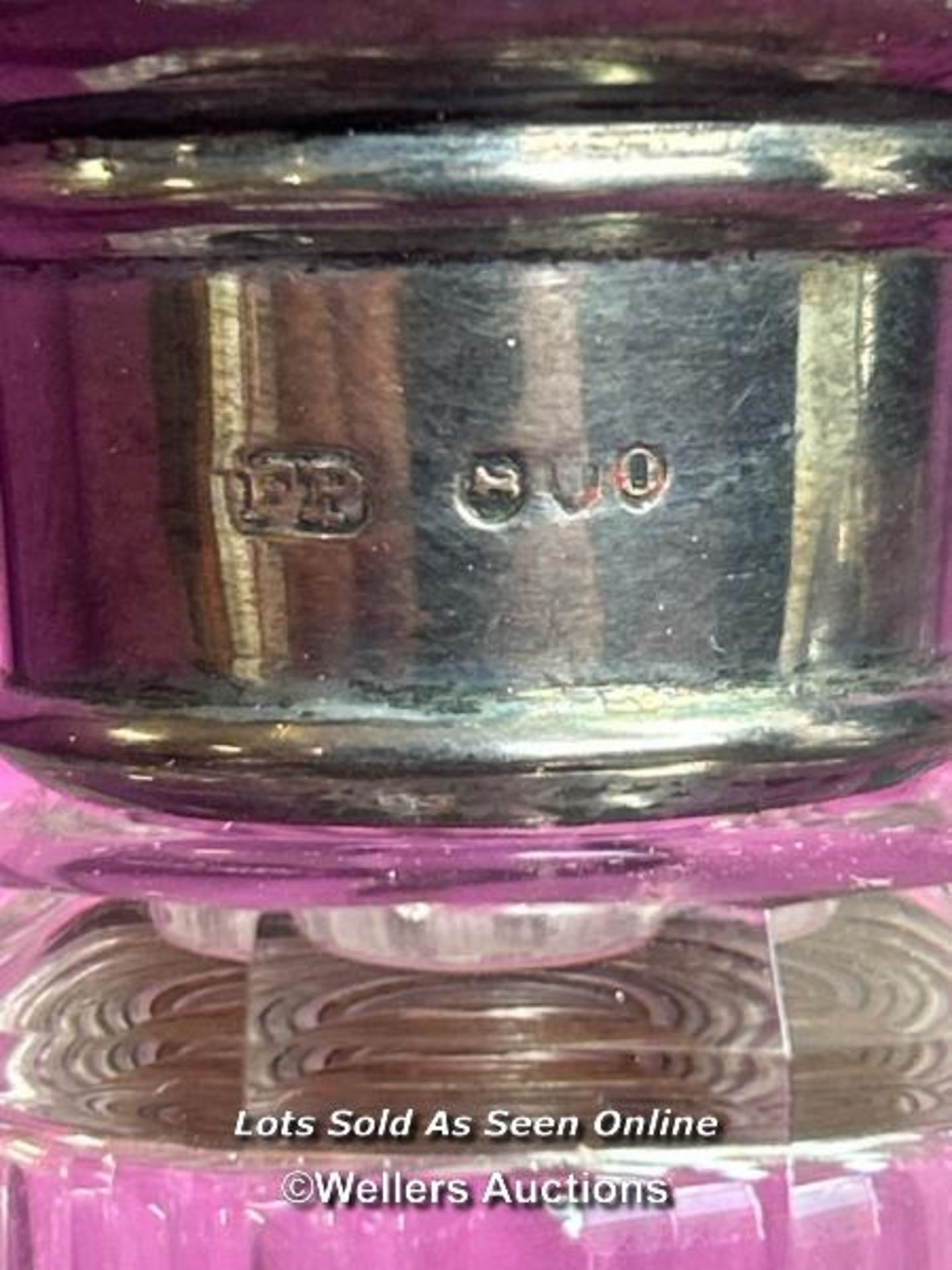 PAIR OF HALLMARKED SILVER TOPPED AND CUT GLASS BEVELLED JARS, HEIGHT 14CM, TOTAL SILVER WEIGHT 26GMS - Image 2 of 4