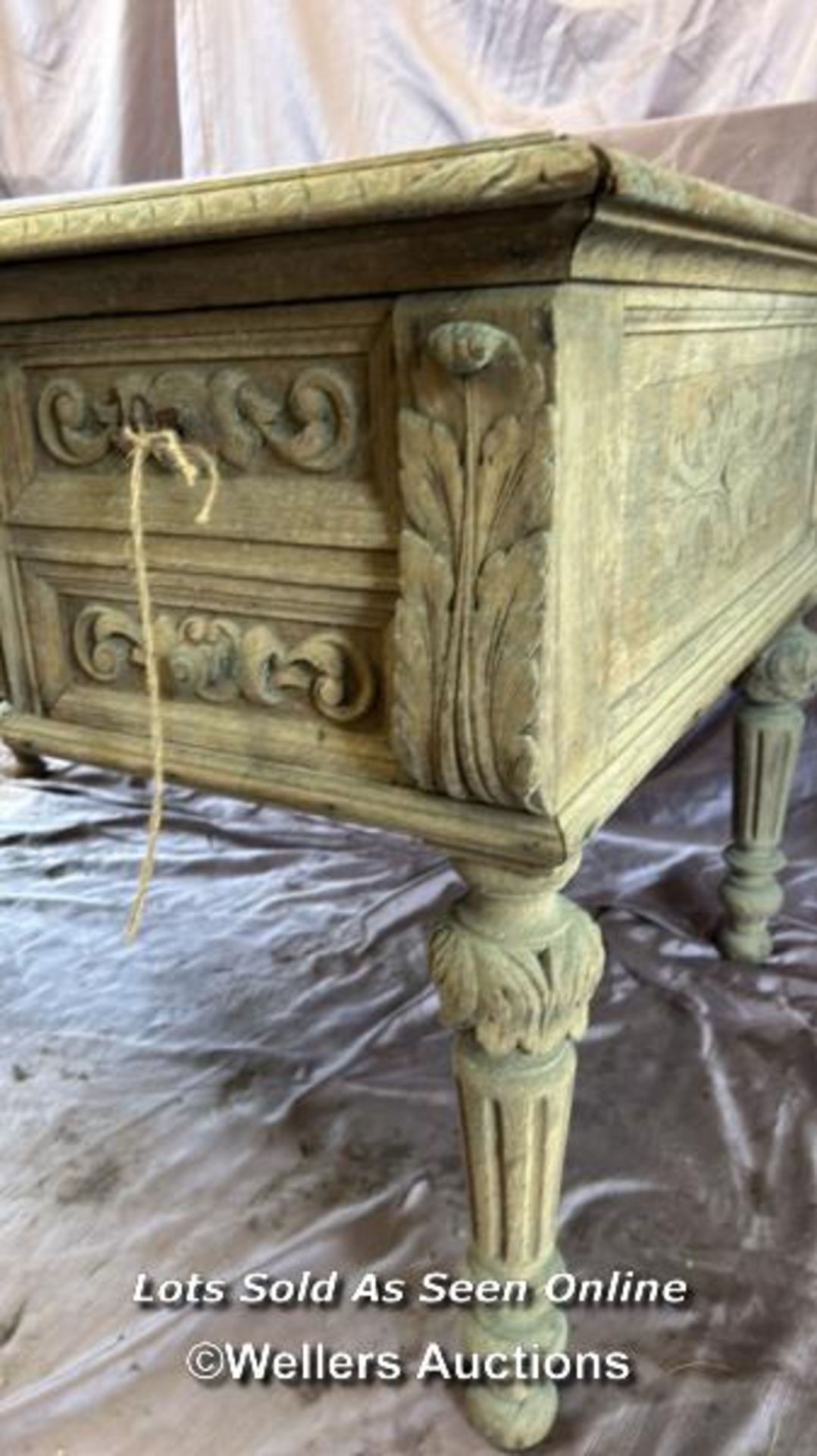 DECORATIVE BLEACHED OAK DESK WITH FOUR DRAWERS ON CARVED LEGS, 130 X 76 X 74.5CM - Image 2 of 7