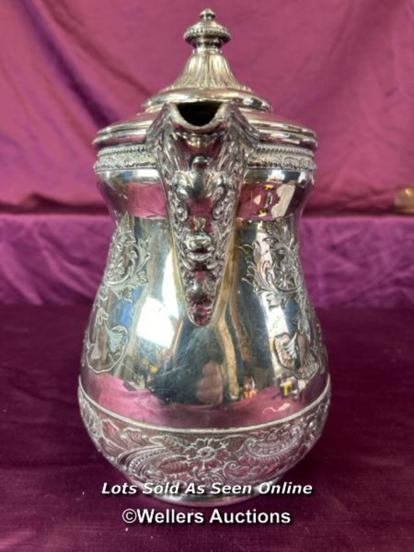 A SILVER PLATED JUG MADE BY MIDDLETOWN PLATE CO., HEIGHT 29CM - Bild 2 aus 4
