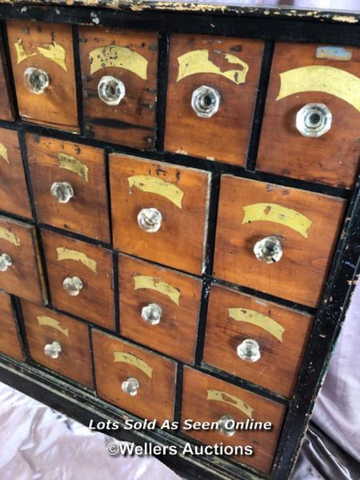LARGE OAK APOTHECARY DRESSER WITH FIFTY DRAWERS, 208 X 26 X 89CM - Image 3 of 6