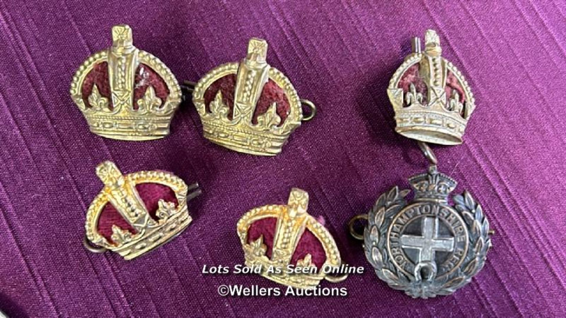 ASSORTED MILITARIA INCLUDING MEDALS, BUTTONS AND BADGES - Image 7 of 9