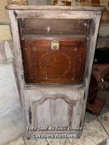 LUXURY VICTORIAN SINK CABINET, USED IN A YACHT OR TRAIN, IN AN ASSOCIATED CABINET, 65.5 X 25.5 X