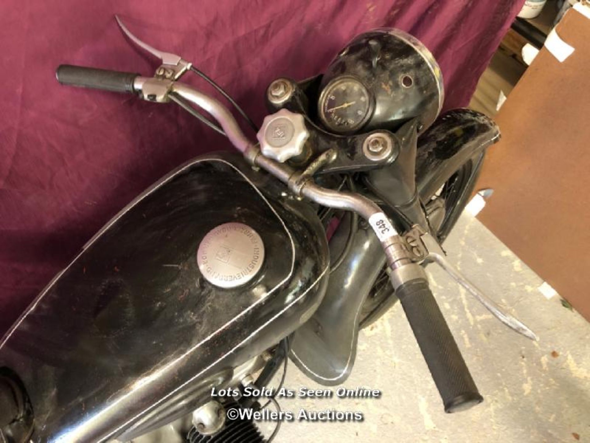 IFA 350 HORIZONTALLY OPPOSED TWIN CYLINDER 1954 MOTORCYCLE, TAX EXEMPT, RUNS WITH GOOD - Image 2 of 12