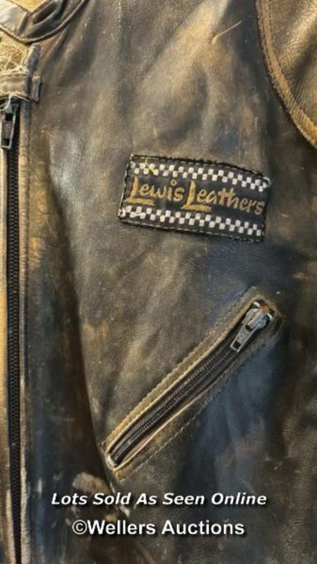 BIKERS ALL-IN-ONE LEWIS LEATHERS WITH THE NAME GRIZMOULD - Image 2 of 5