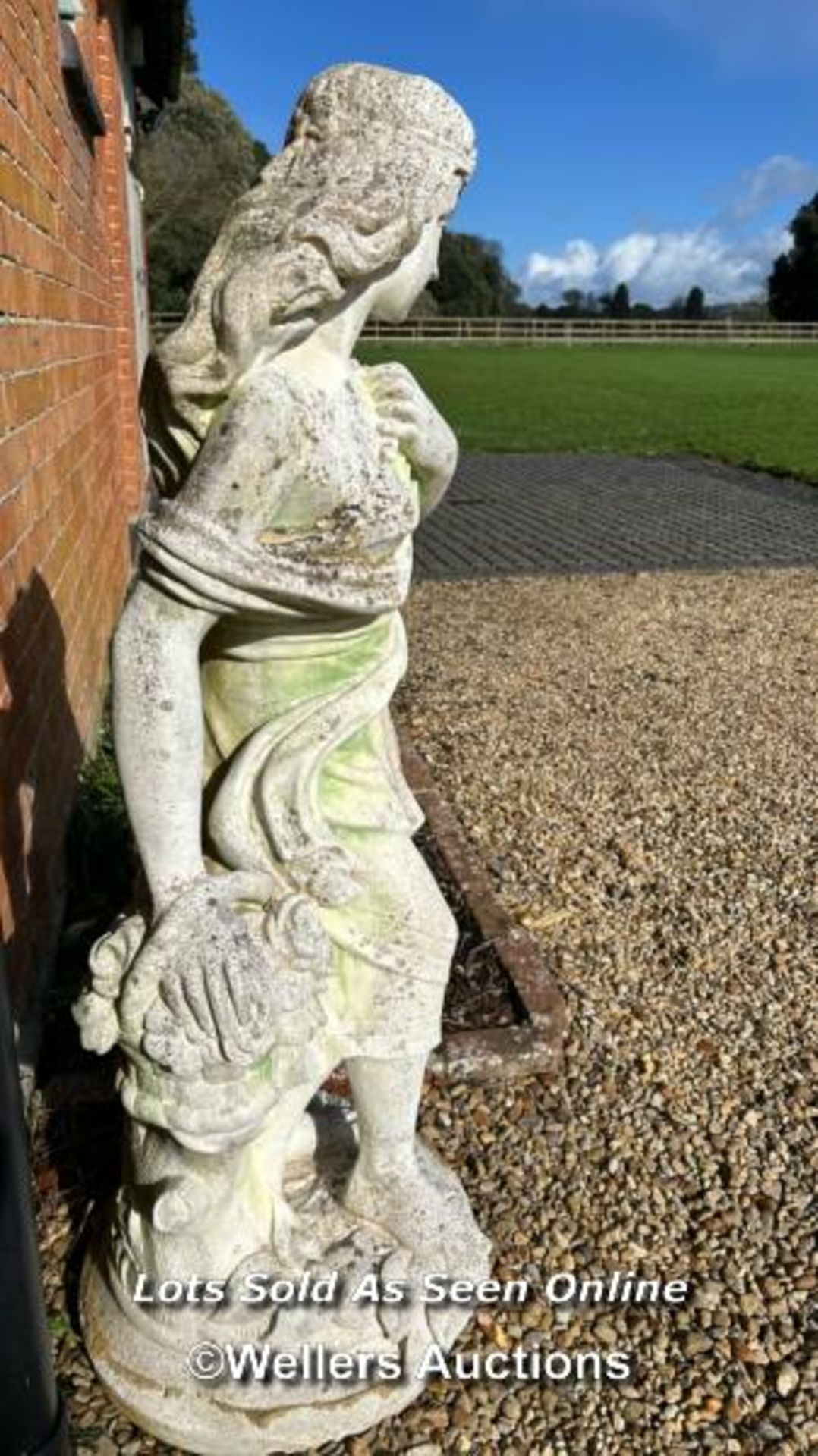 MARBLE DI LATTE STATUE OF A CLASSICAL MAIDEN HEIGHT 132CM, THIS LOT IS LOCATED AWAY FROM THE AUCTION - Image 4 of 4