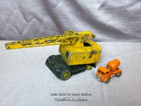 DINKY SUPERTOYS COLES MOBILE CRANE TOGETHER WITH A LESNEY CEMENT MIXER
