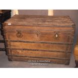 FABRIQUE D'ARTICLES TRAVEL TRUNK, 100 X 58.5 X 68CM