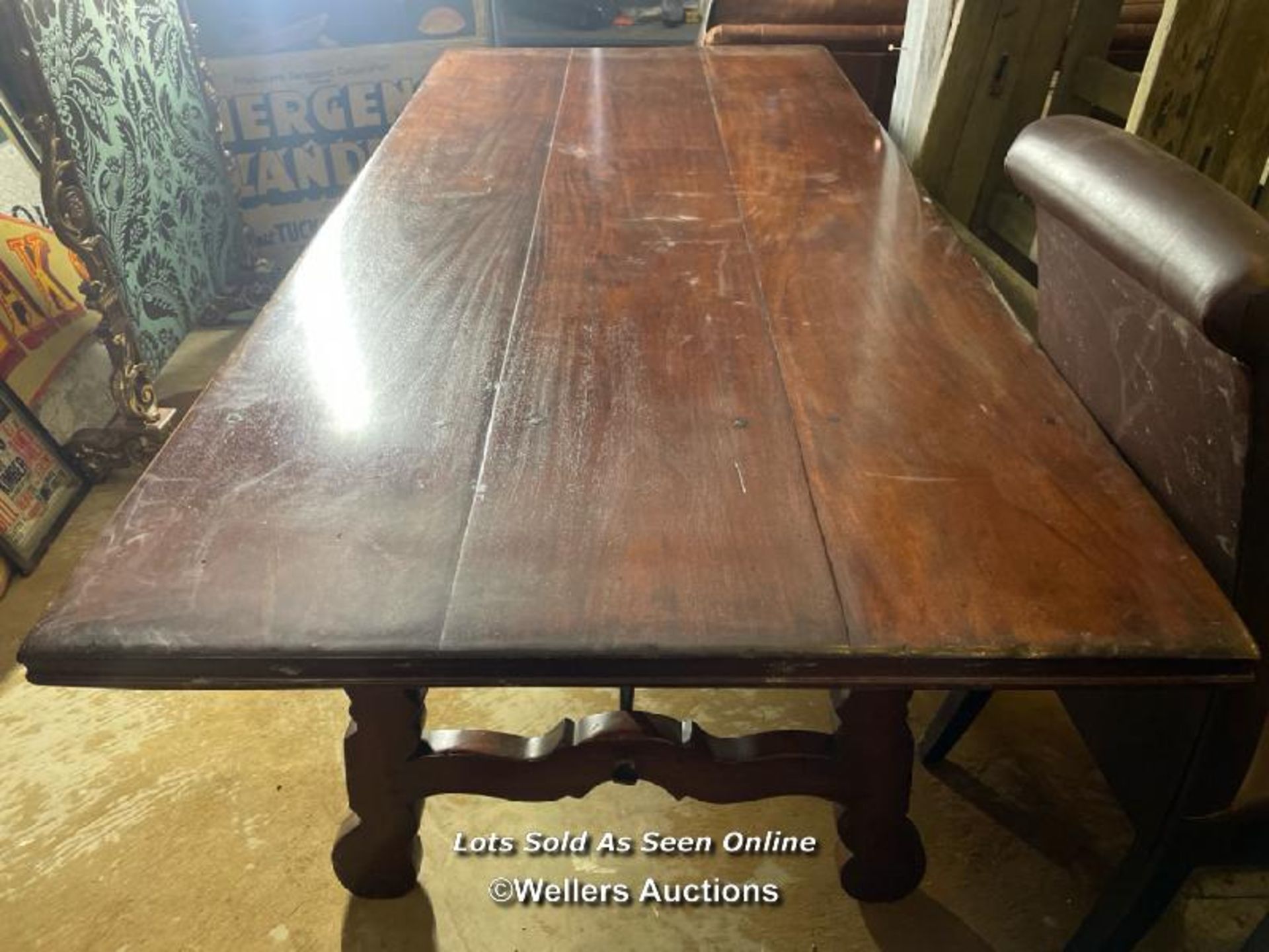 AN 18TH CENTURY STYLE SPANISH REFECTORY TABLE IN FRUITWOOD, 204 X 83 X 77CM - Bild 2 aus 6
