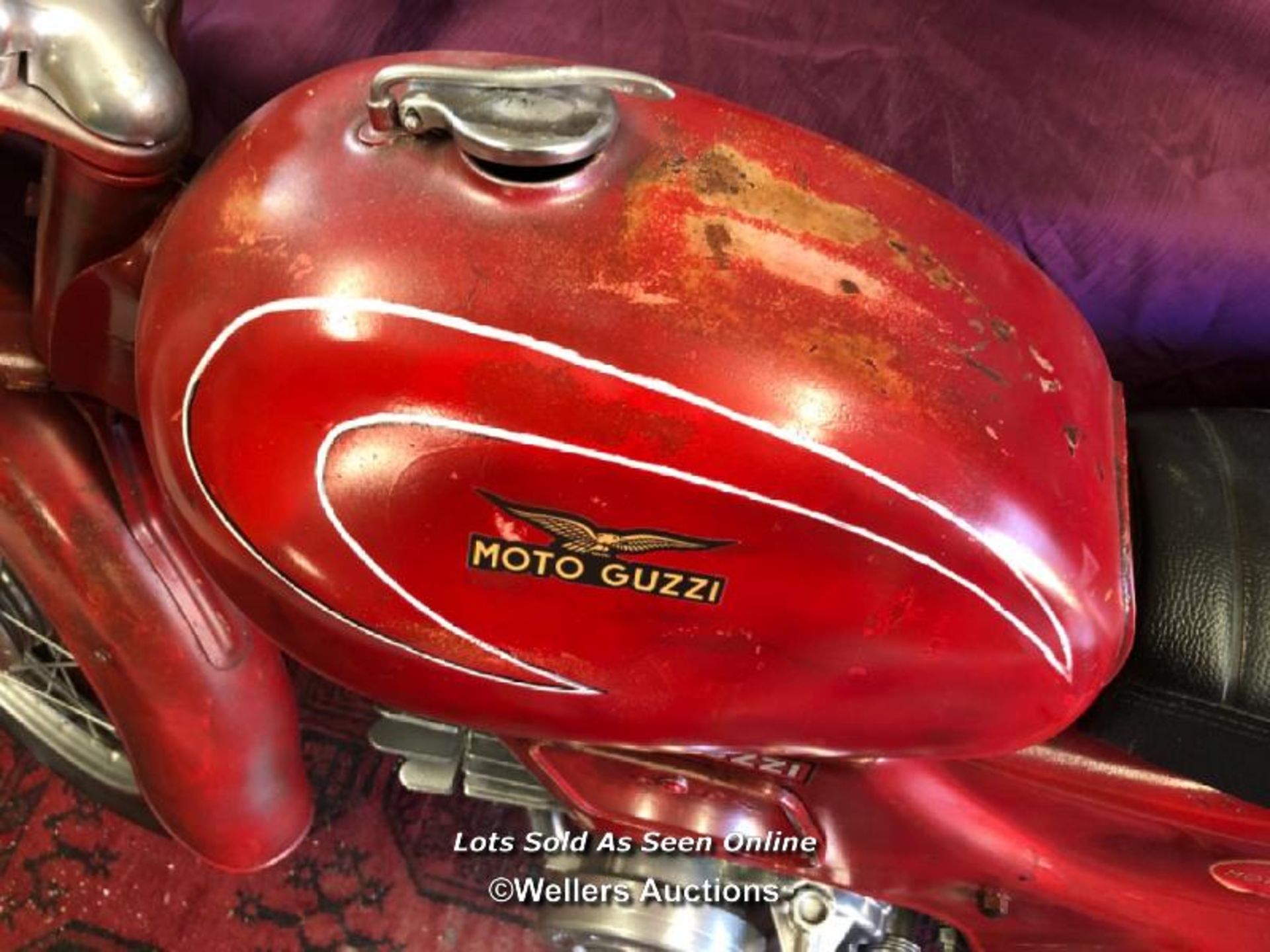 MOTO GUZZI 1954 ZIGOLA ITALIAN MOTORCYCLE, NON RUNNER DISPLAY BIKE, ORIGINAL PAINTWORK WITH LATER - Image 6 of 10