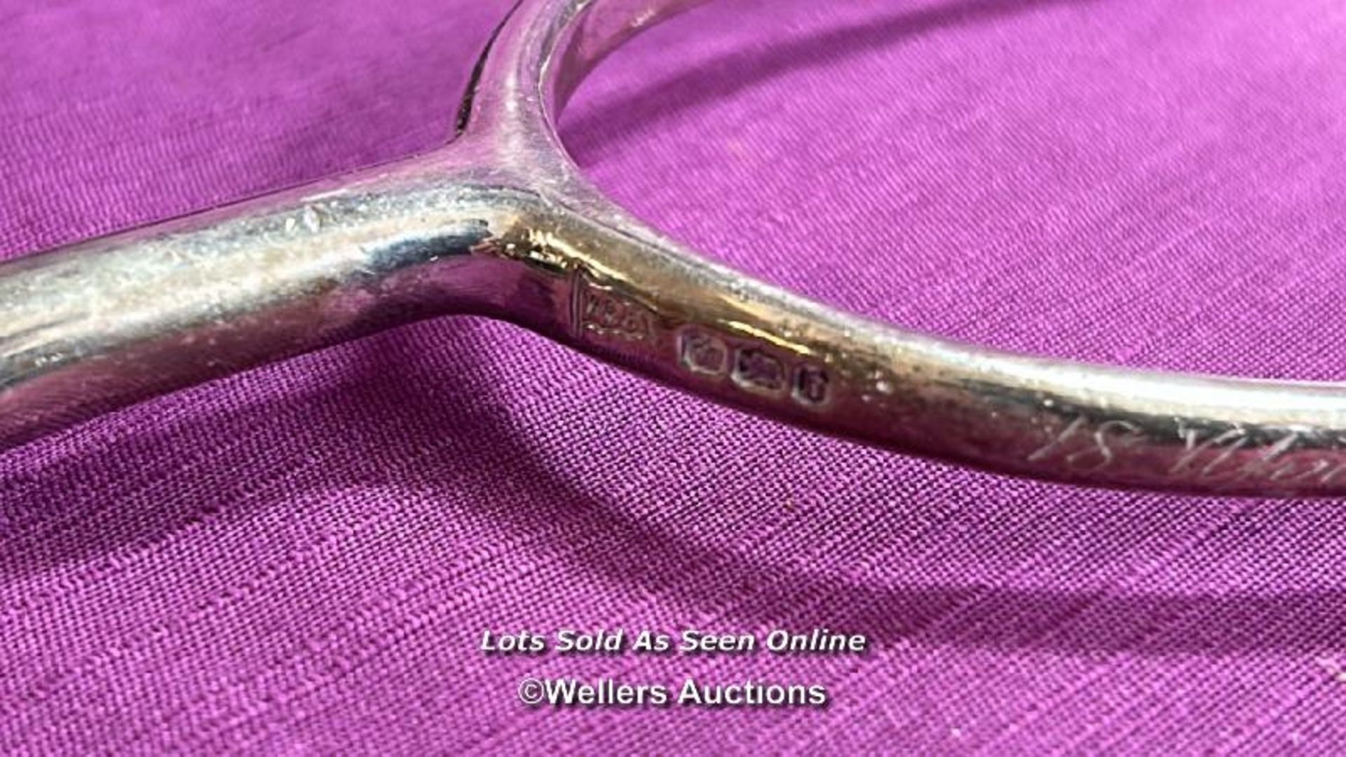 HALLMARKED SILVER SPUR AND BUCKLE, DATED 1895, WITH INSCRIPTION, LENGTH 14CM, WEIGHT 94GMS - Bild 5 aus 6