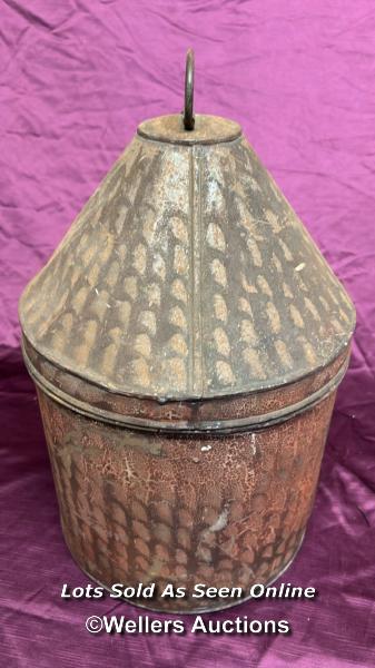 19TH CENTURY HEADRESS STORAGE TIN BY SAMUEL BROTHERS FOR P. BAKER-JONES, 4TH WELSH BRIGADE, R.F.A. - Image 4 of 4