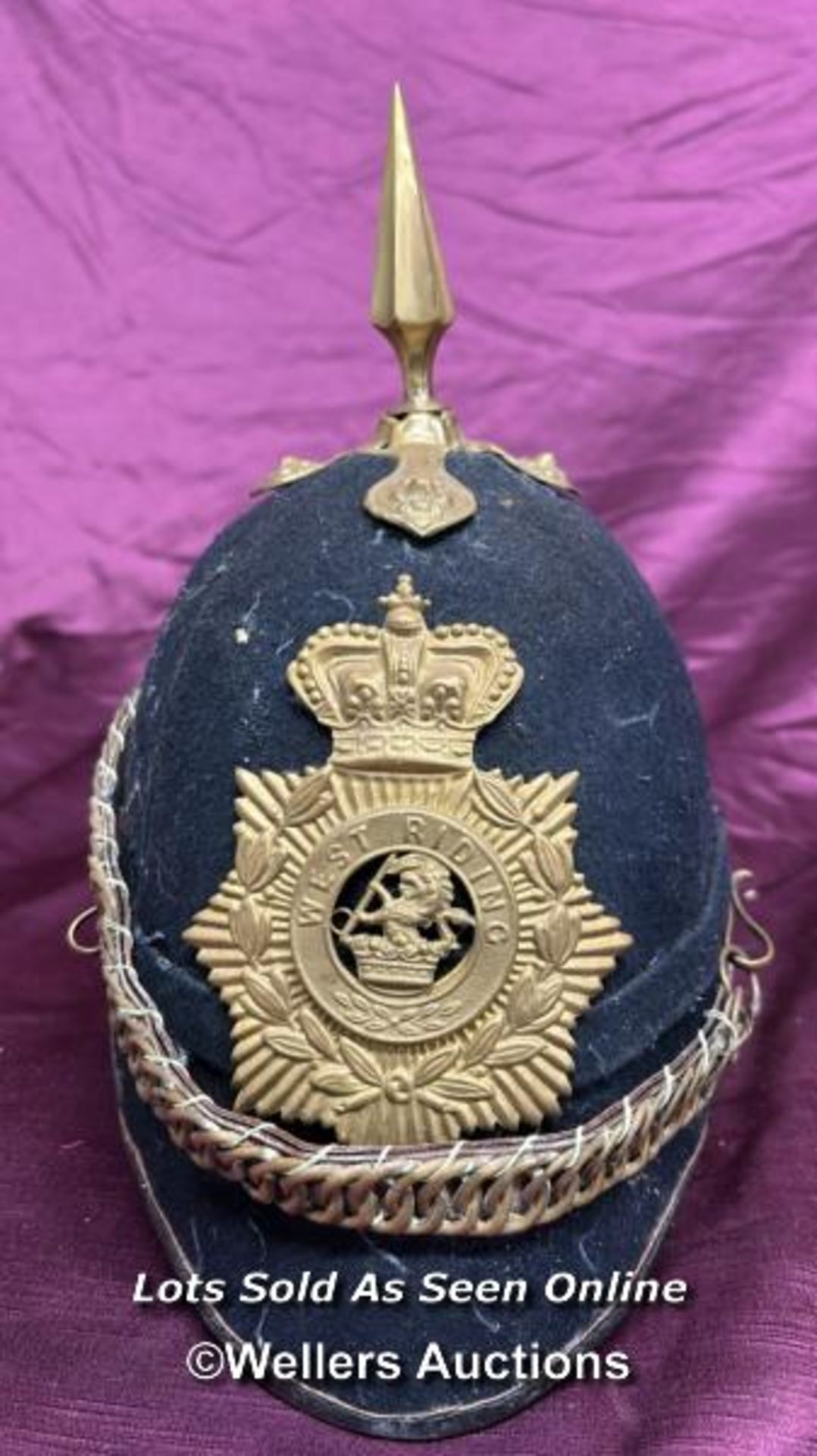BRITISH HOME SERVICE SPIKED HELMET TO THE WEST RIDING REGIMENT, APPEARS TO BE THEATRICAL - Bild 2 aus 5