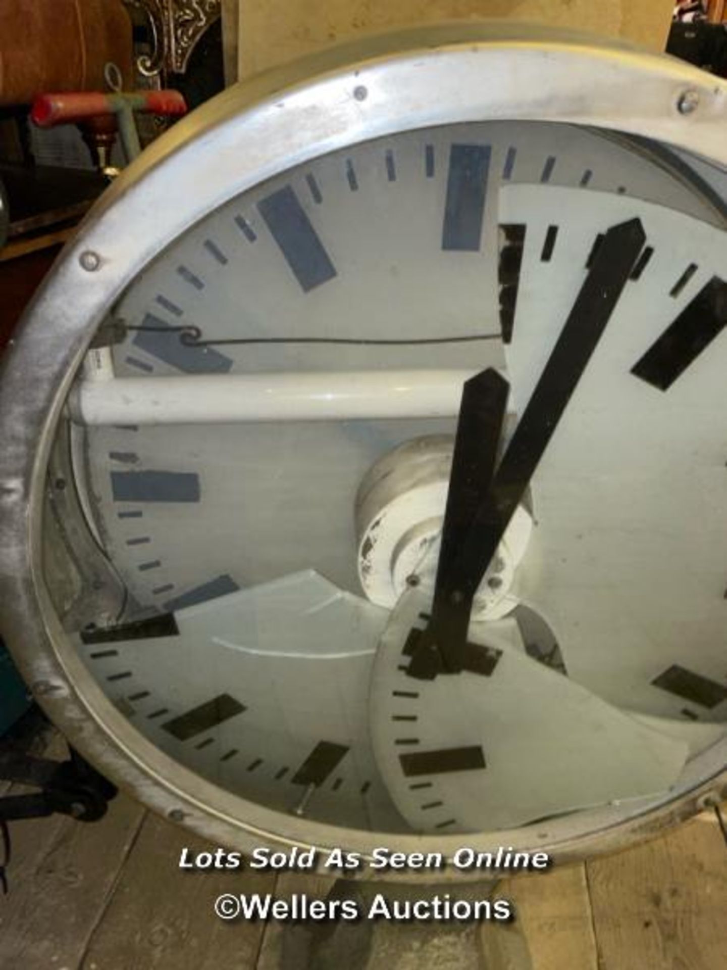 LARGE STATION CLOCK, DAMAGED REAR CLOCK FACE, 68 X 20.5 X 105CM - Image 5 of 5