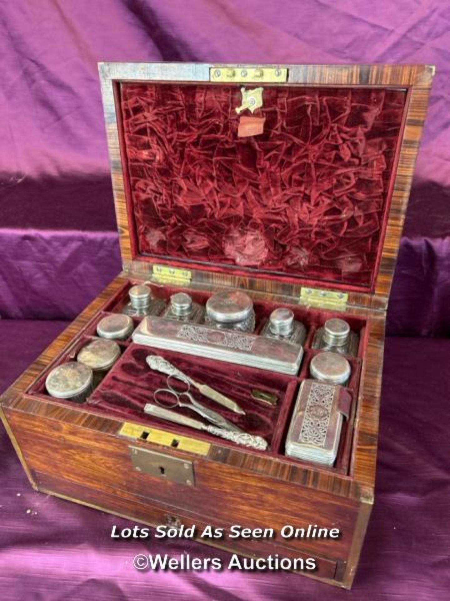 EARLY 19TH CENTURY GENTLEMAN'S VANITY BOX CONTAINING STERLING SILVER AND GLASS CONTAINERS, WITHOUT