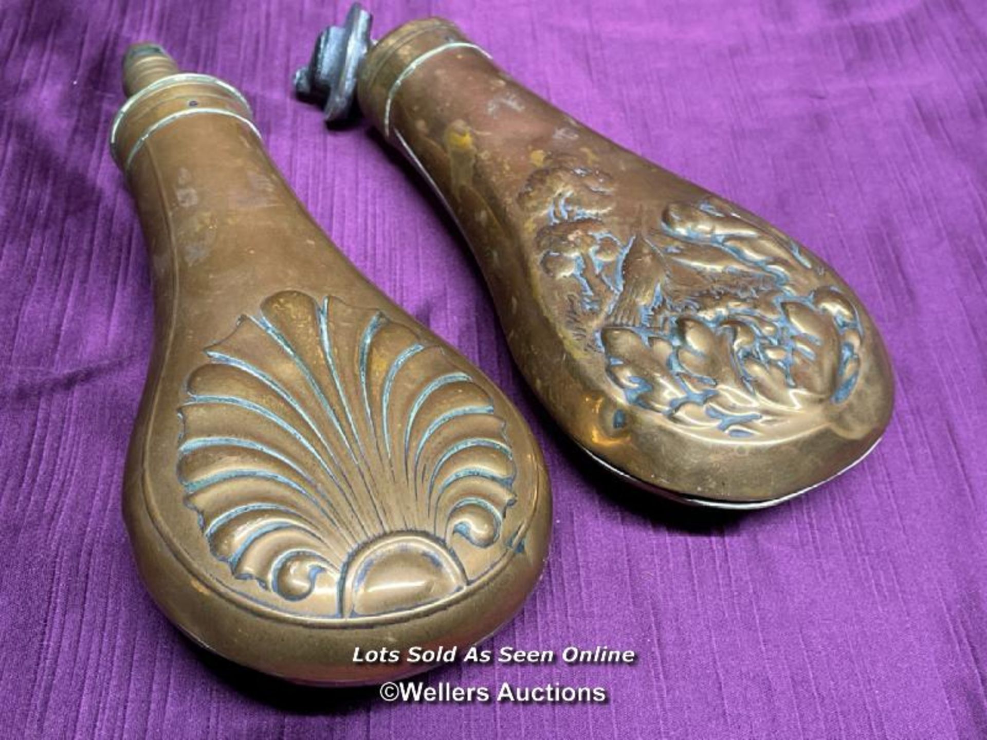 TWO 19TH CENTURY COPPER AND BRASS POWDER FLASKS, EACH 19CM - Image 2 of 2
