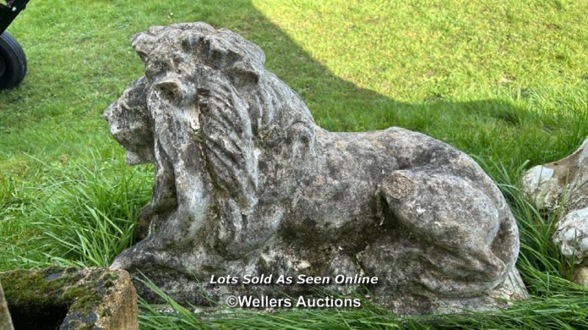 PAIR OF COMPOSITION RECUMBENT LION STATUES, WEATHERED, 70 X 30 X 50CM - Image 7 of 7