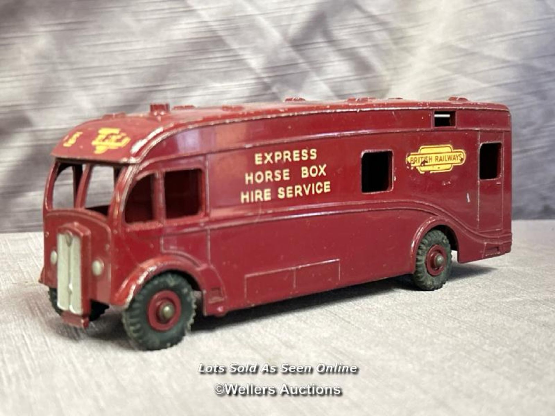 DINKY SUPERTOYS BRITISH RAILWAY HORSEBOX