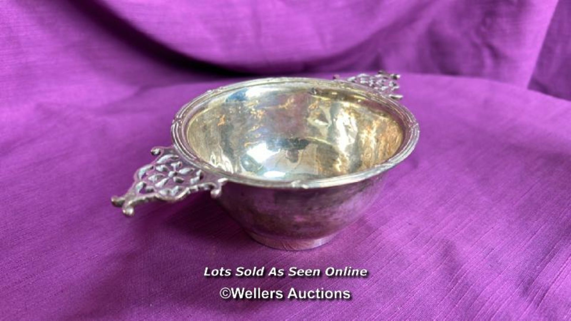 SMALL HALLMARKED SILVER BONBON DISH BY GOLDSMITH AND SILVERSMITH CO., HEIGHT 5CM, WEIGHT 133GMS - Image 2 of 5