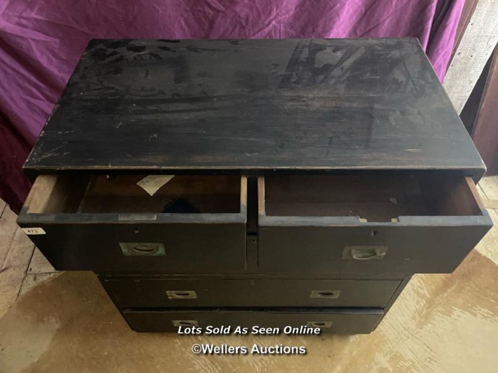 19TH CENTURY MILITARY CAMPAIGN CHEST AFTER HAVING A WASH OF BLACK PAINT, BISECTING FOR TRANSPORT, 91 - Bild 3 aus 4